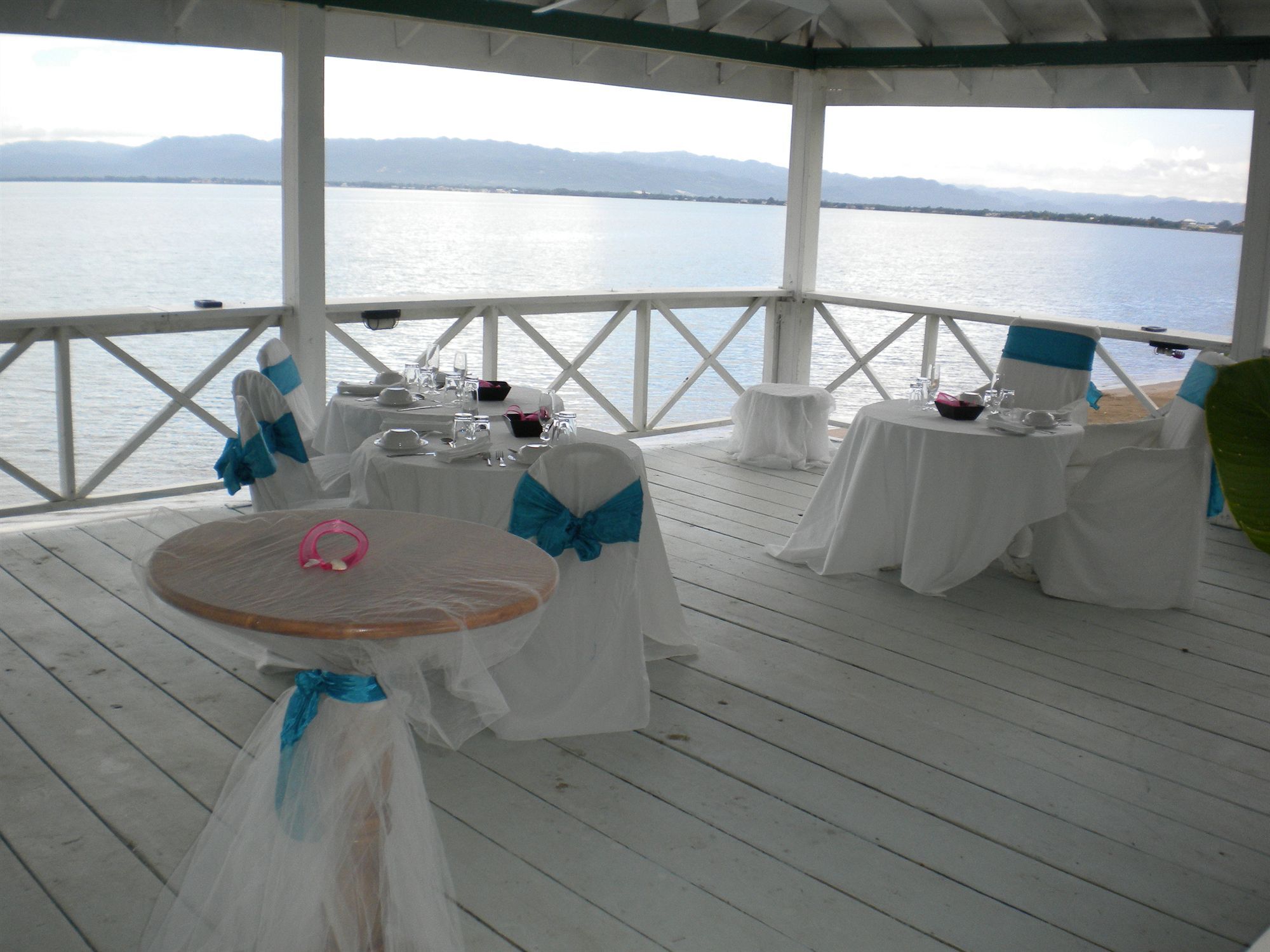 Idlers' Rest Beach Hotel Black River Exteriér fotografie